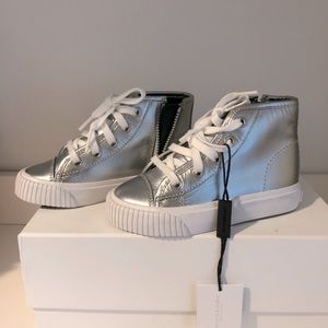 Burberry boot kids size 8,5 us brand new